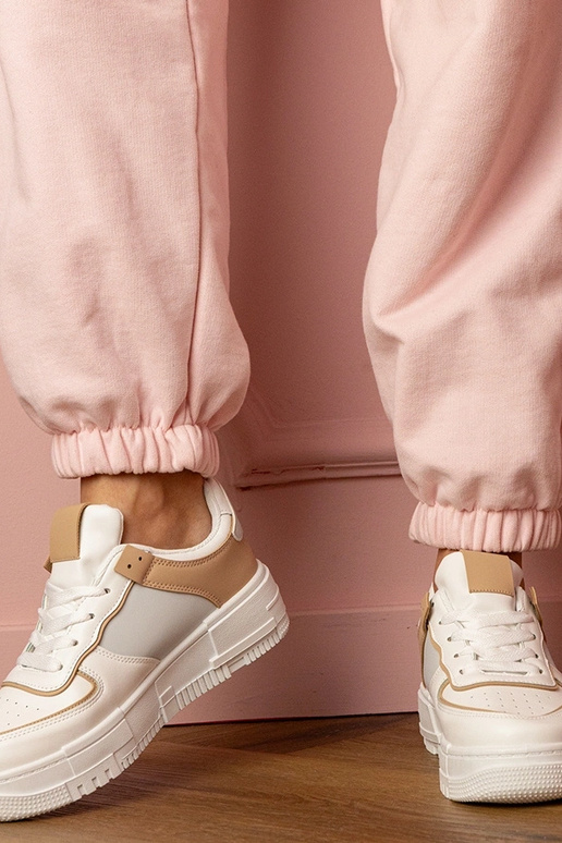 Valge-liivakarva naiste... Valge-liivakarva naiste...