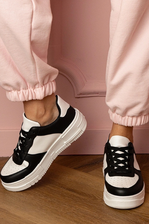 Mustad naiste spordijalatsid... Mustad naiste spordijalatsid...