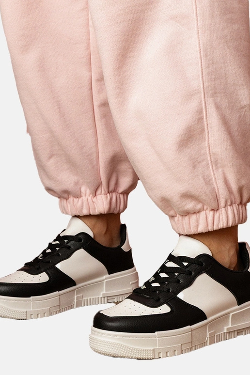 Mustad naiste spordijalatsid... Mustad naiste spordijalatsid...