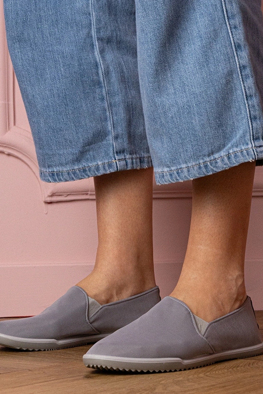 Kendi hallid naiste sussid Kendi hallid naiste sussid