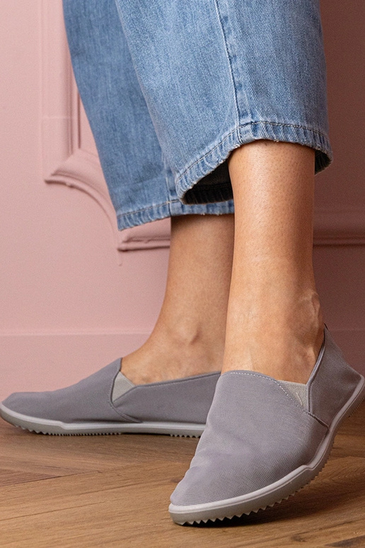 Kendi hallid naiste sussid Kendi hallid naiste sussid