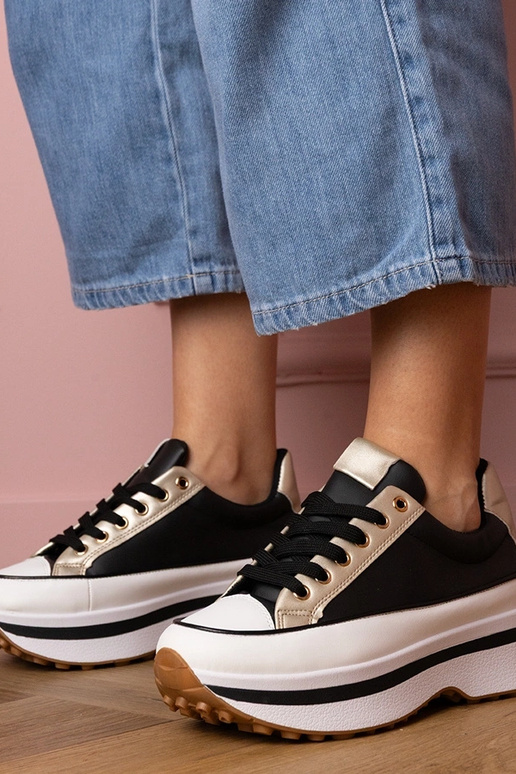 Kerita mustad naiste platvormiga... Kerita mustad naiste platvormiga...