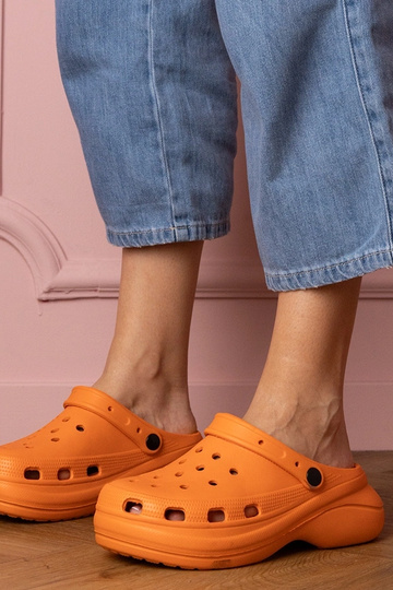 Kameris oranžid naiste...