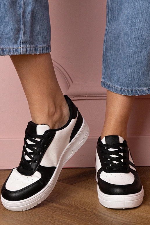 Blona mustad naiste spordijalatsid... Blona mustad naiste spordijalatsid...