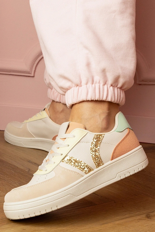 Blona smaragdrohelised naiste... Blona smaragdrohelised naiste...