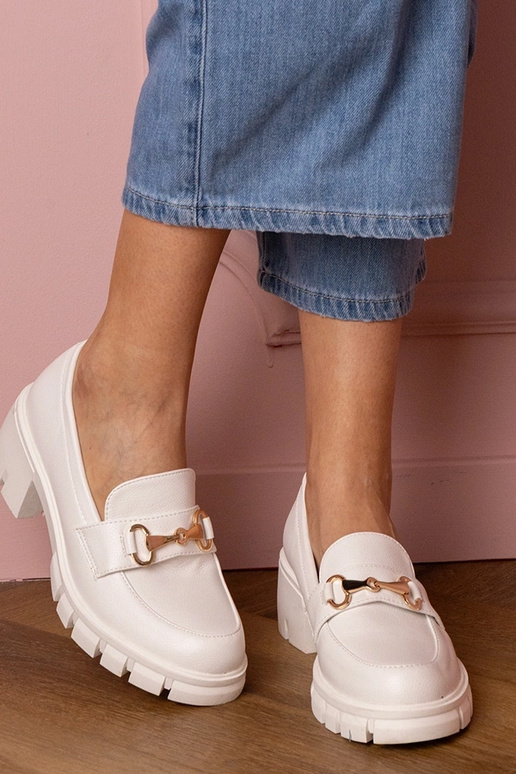 Marela valged naiste madala kontsaga...