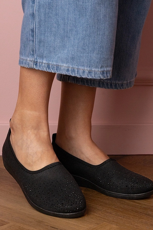 Mustad naiste spordisandaalid... Mustad naiste spordisandaalid...