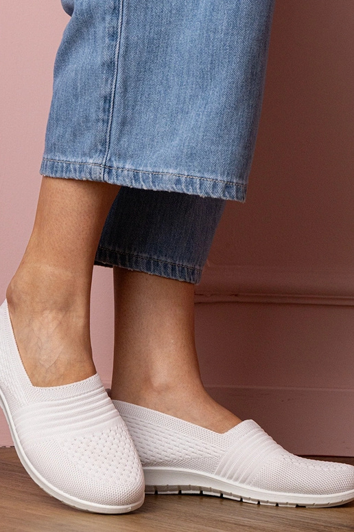 Valged naiste spordisandaalid Makana Valged naiste spordisandaalid Makana