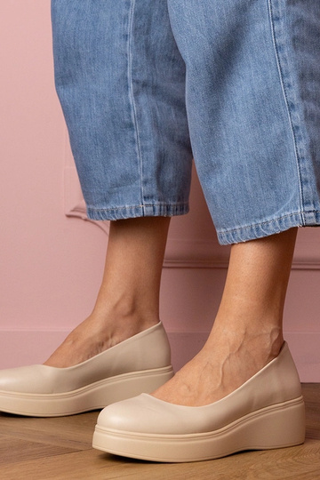 Kreemikad naiste poolsaapad...