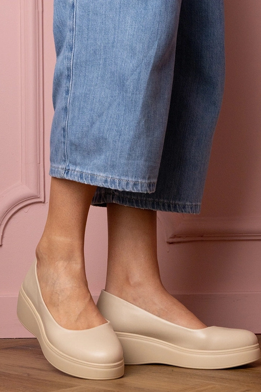 Kreemikad naiste poolsaapad...