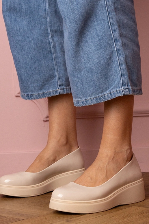 Kreemikad lakk-nahast naiste...