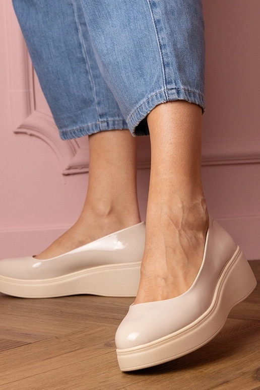 Kreemikad lakk-nahast naiste...