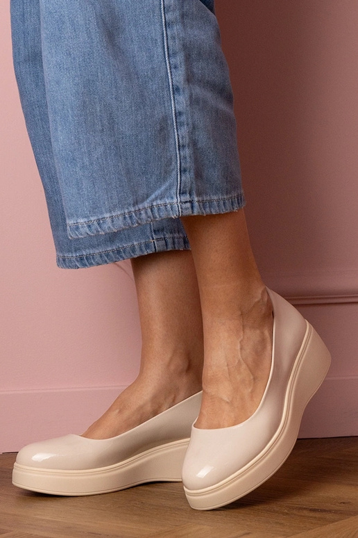 Kreemikad lakk-nahast naiste...