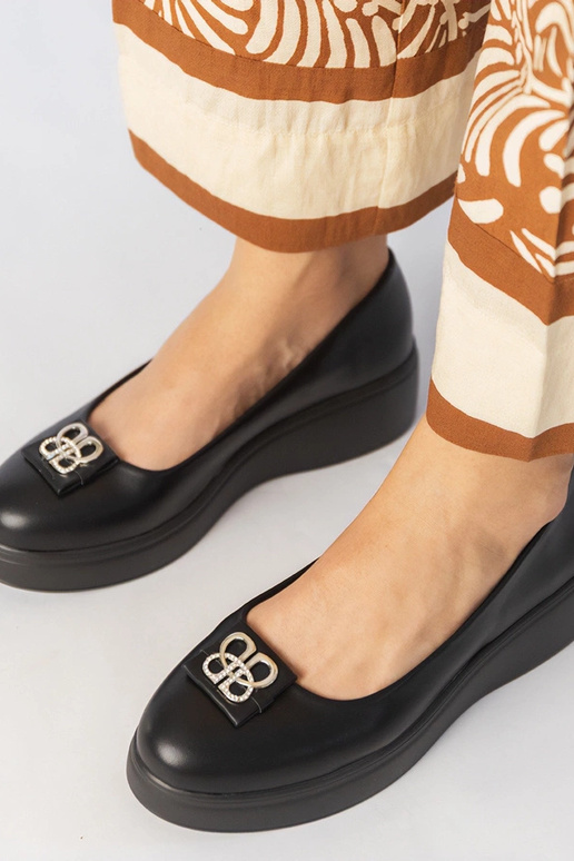 Mustad platvormi poolsaapad...