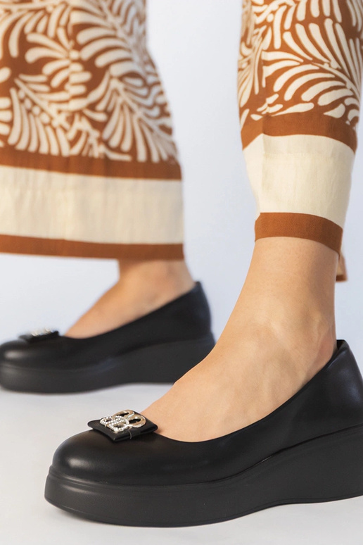 Mustad platvormi poolsaapad...