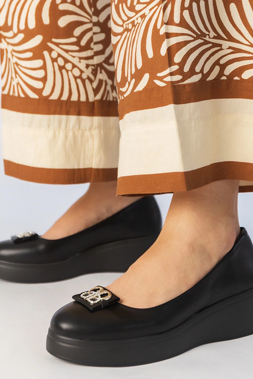 Mustad platvormi poolsaapad...