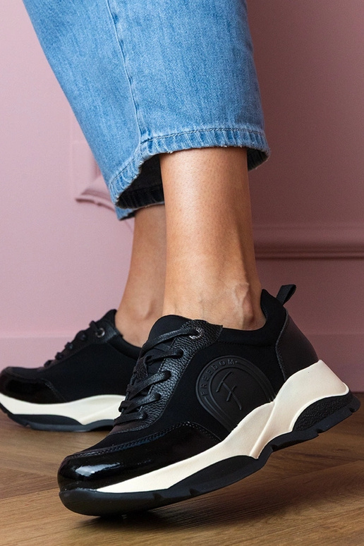 Mustad naiste spordijalatsid Wener Mustad naiste spordijalatsid Wener