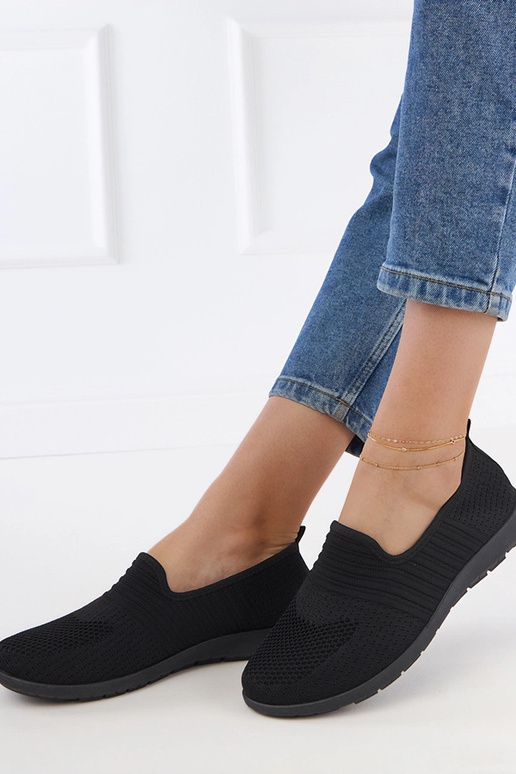 Mustad naiste sportlikud sandaalid Saris