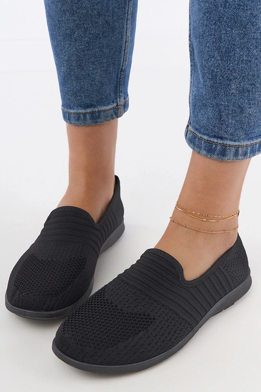 Mustad naiste sportlikud sandaalid Saris