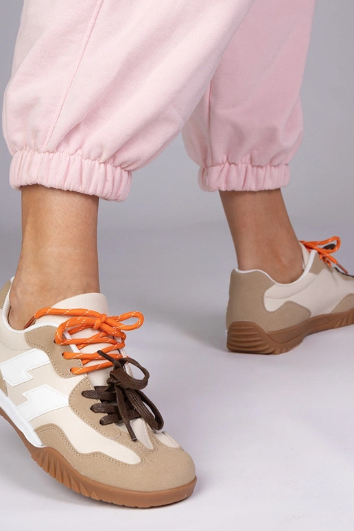 Liivakarva spordijalatsid värviliste...