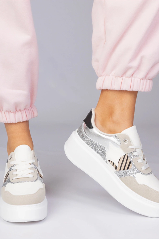 Liiva värvi spordijalatsid sädelevate...