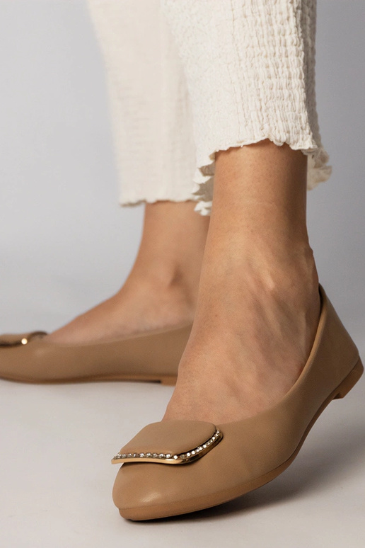 Pruunid naiste ballerinad tsirkoonia...