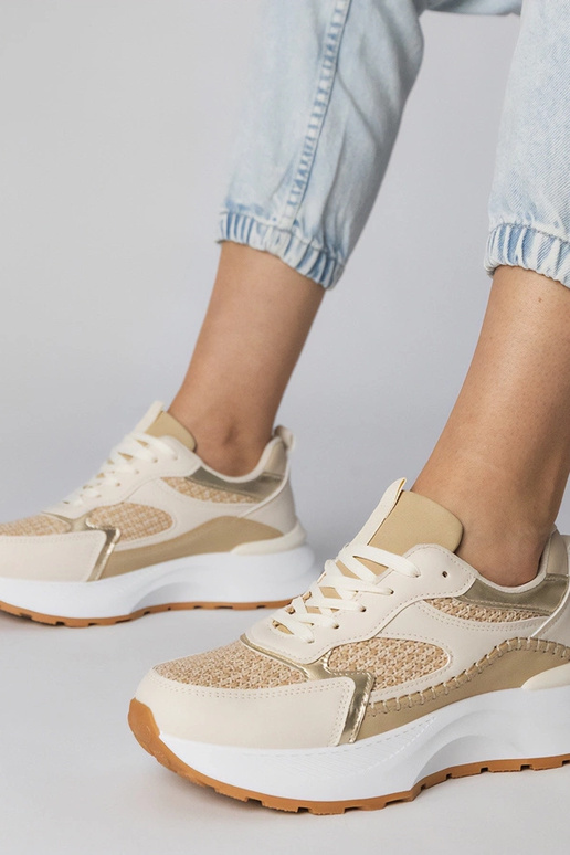 Liivakarva sportlikud jalanõud...