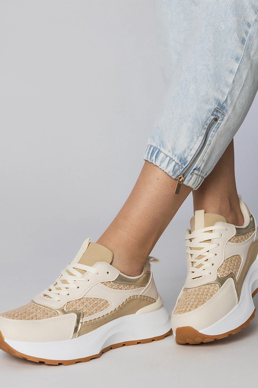 Liivakarva sportlikud jalanõud...