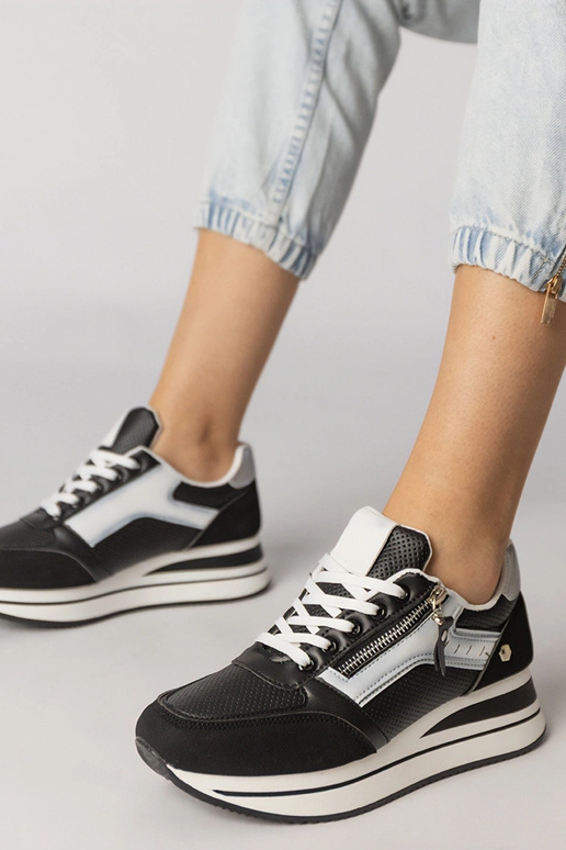 Mustad sportlikud jalanõud lukuga,...