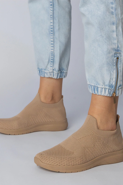 Liivakarva sportlikud jalanõud...