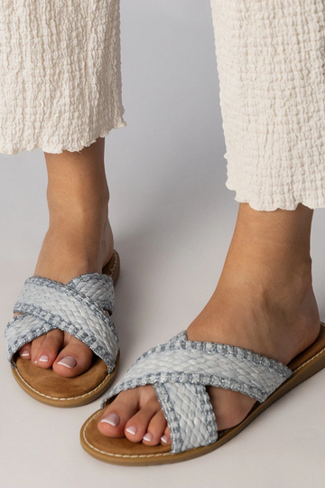 Sinised naiste punutud...