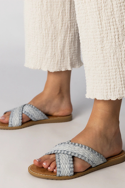 Sinised naiste punutud sussid,...