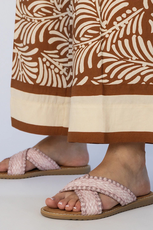 Roosad naiste punutud sussid, „Ellinara"