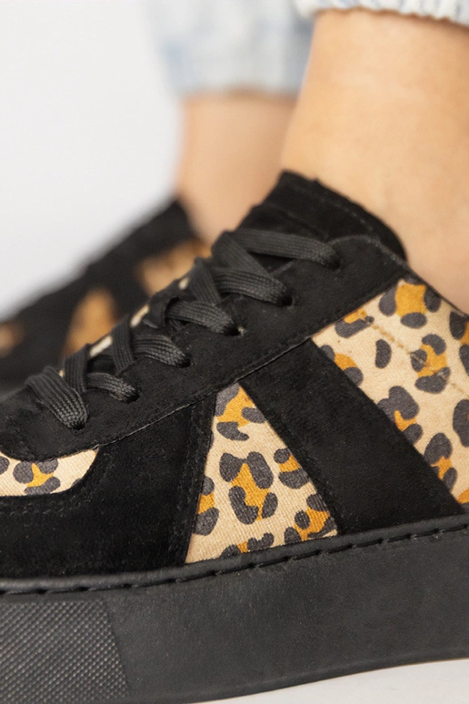 Mustad panterimustriga naiste...