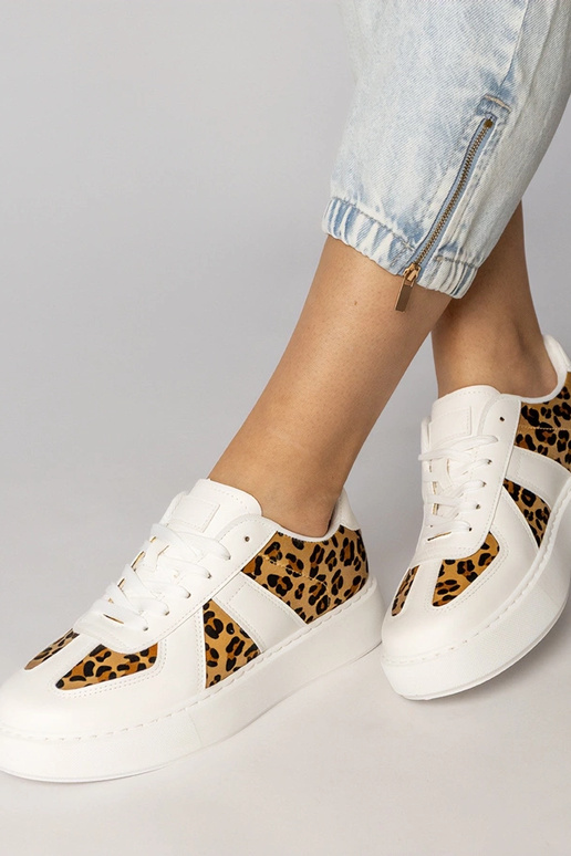 Valged panterimustriga naiste...