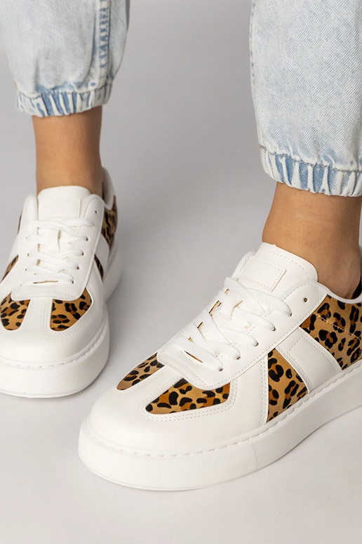 Valged panterimustriga naiste...