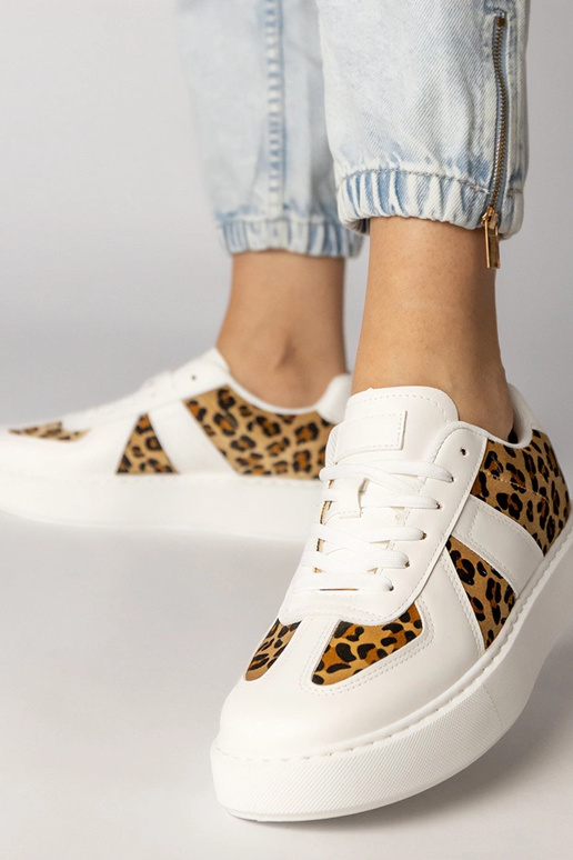 Valged panterimustriga naiste...