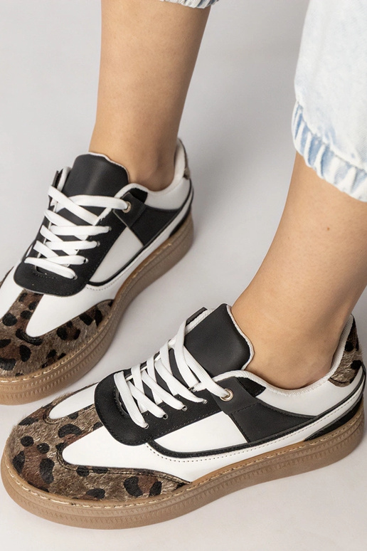 Mustad-valged spordijalatsid...