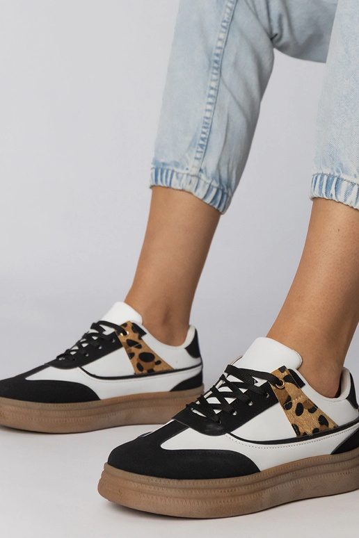 Valged-mustad spordijalatsid...