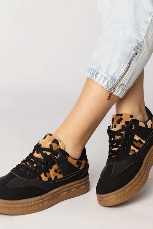 Leopardimustriga naiste...