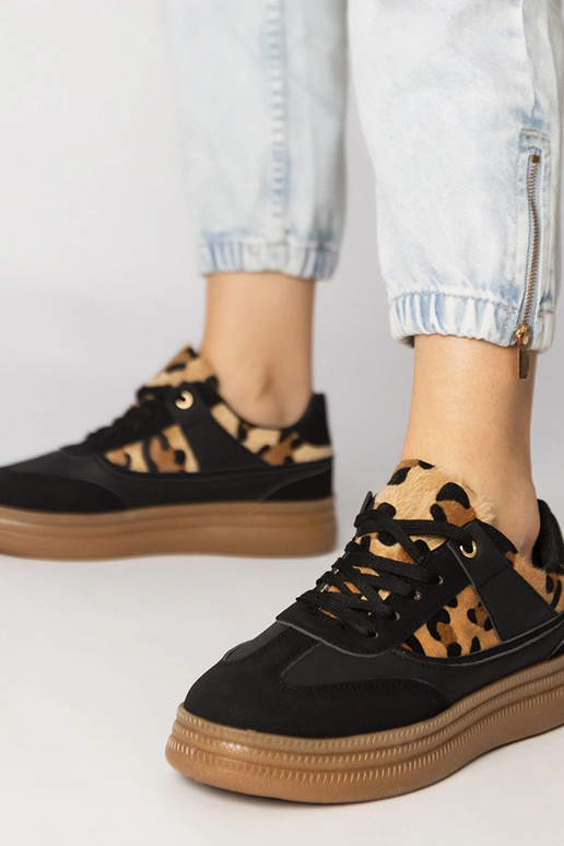 Leopardimustriga naiste...