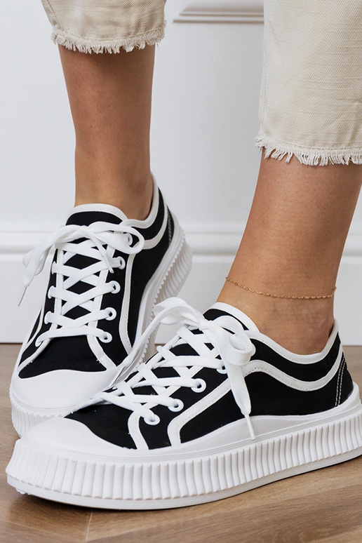 Mustad naiste platvormijalatsid, „Salis"