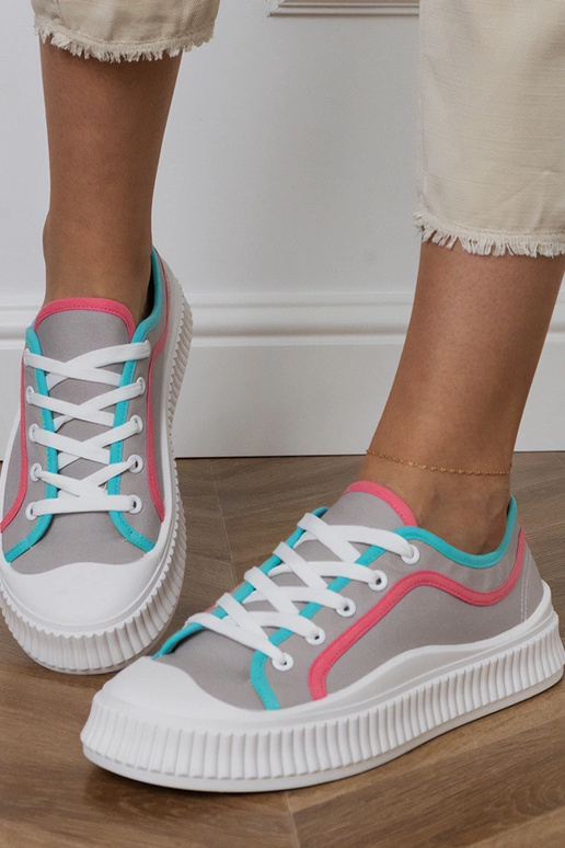 Hallid naiste platvormijalatsid, „Salis"