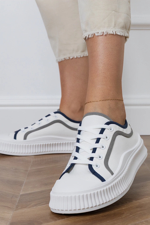 Valged naiste platvormijalatsid, „Salis"