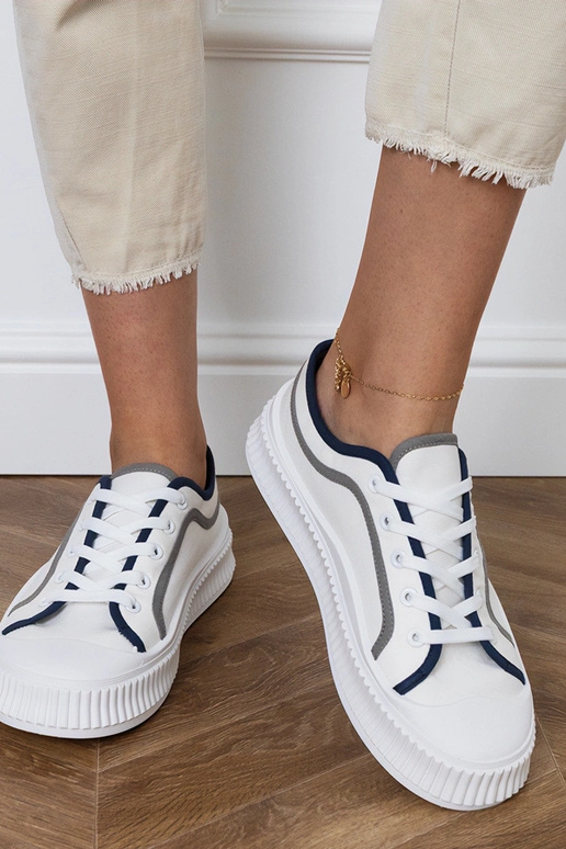 Valged naiste platvormijalatsid, „Salis"