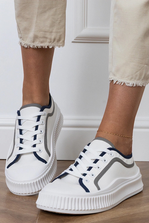 Valged naiste platvormijalatsid, „Salis"