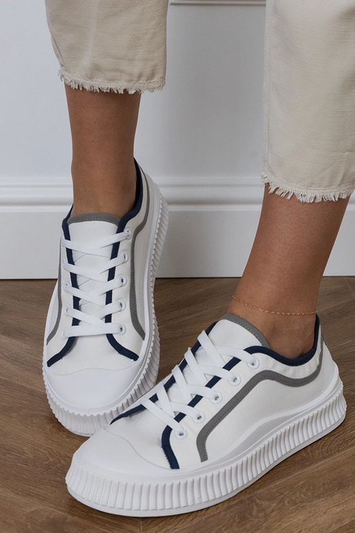 Valged naiste platvormijalatsid, „Salis"