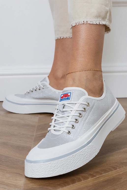 Hallid naiste platvormijalatsid, „Greta"