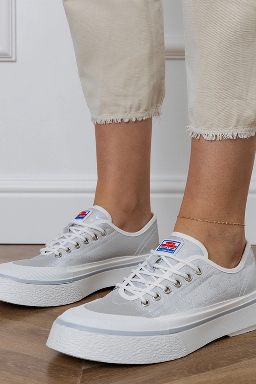 Hallid naiste platvormijalatsid, „Greta"