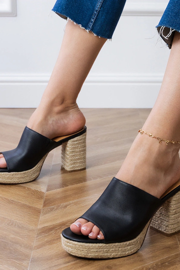 Grande mustad espadrillid...